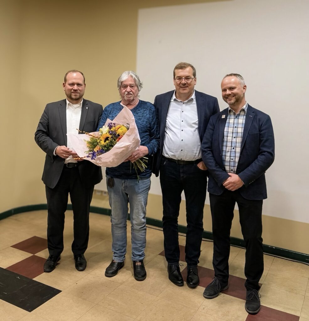 Gruppenfoto nach der Ehrung. Von links nach rechts: Benjamin Fritz, Norbert Utech, Thomas Meyer, Mario Freund.